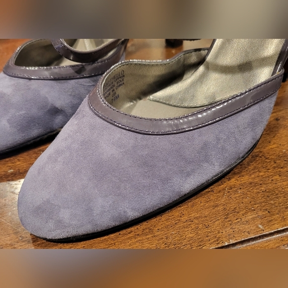 Joan & David Purple Leather Suede Strappy Heels Size 7.5 - Picture 3 of 7
